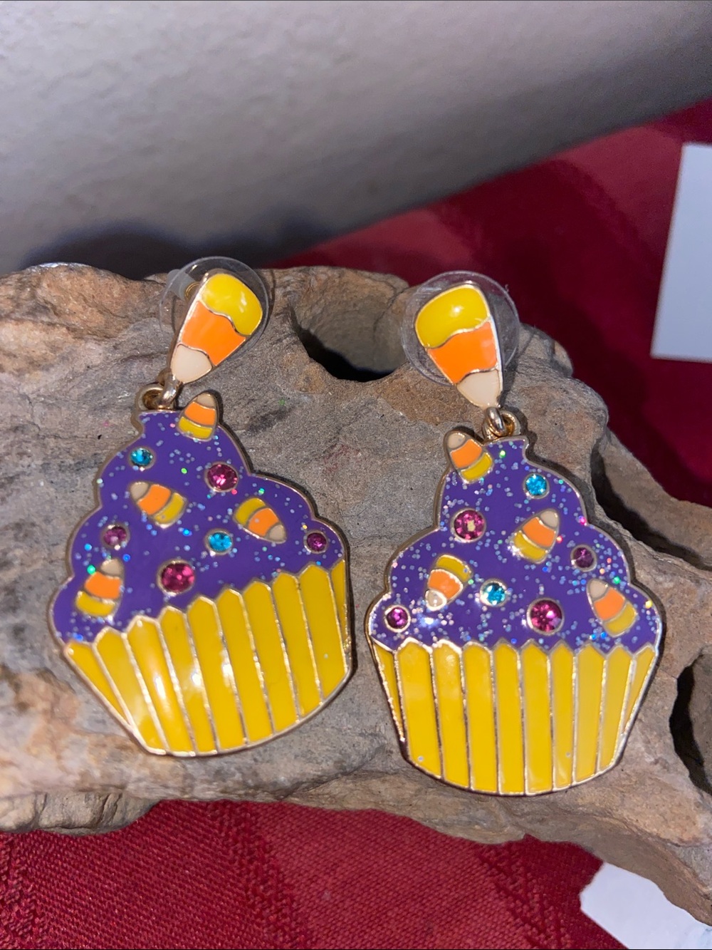 5/$10❤️❤️❤️New Enameled Rhinestoned Dangling CupCake Stud Earrings